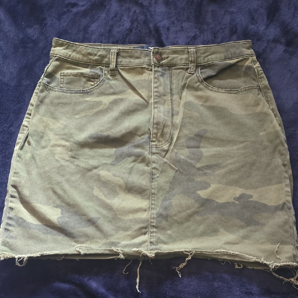 Hollister Olive Camo Pencil Skirt